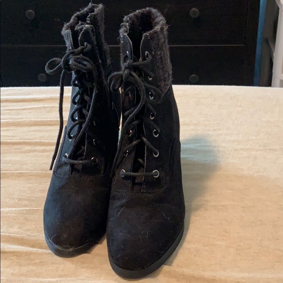 Black wedged heel ankle boots! - Picture 2 of 5